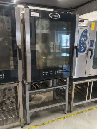 Пароконвектомат UNOX XVC 705 с подставкой